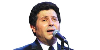 هاني شاكر يغادر العناية المركزة في باريس 