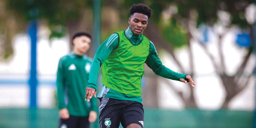 أخضر الـ(17) يواصل تدريباته في قطر 