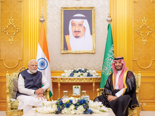  ولي العهد في لقاء سابق مع رئيس الوزراء الهندي