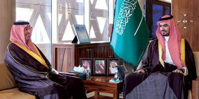 محافظ الدرعية يستقبل الدكتور العواد ووفداً من أسرة العبيكان 