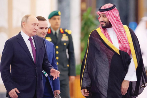 خلال اتصال هاتفي تناول تأثيرها على أمن الملاحة البحرية والاقتصاد العالمي 